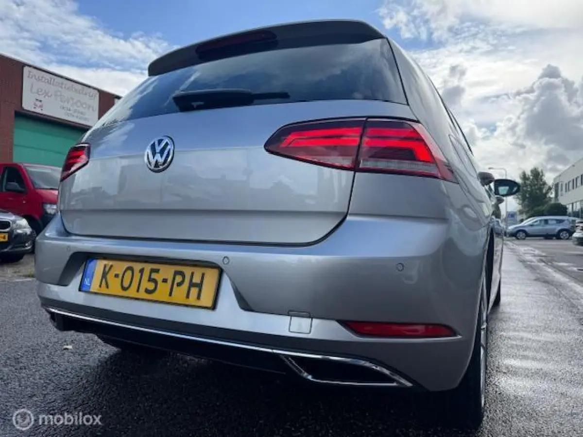 1.4 TSI Highline Navigatie , Bluetooth , Parkeer Sensoren voor & achter , Priveglas , Velgen , Stoel massage stand , Velgen , Climate & Cruise controle , Stoel verwarming voor