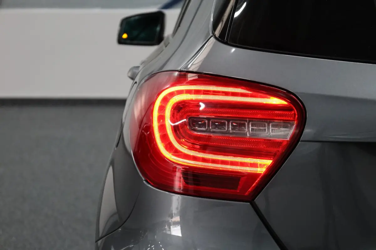 AMG 45 4MATIC 361+PK LED/LEER+S.VERWARMING+MEMORY/19" LMV/CAM/CRUISE/ECC/12 MDN GARANTIE!