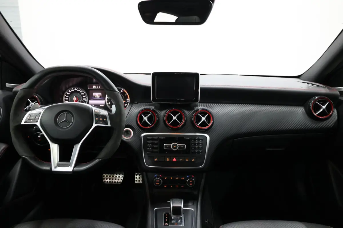 AMG 45 4MATIC 361+PK LED/LEER+S.VERWARMING+MEMORY/19" LMV/CAM/CRUISE/ECC/12 MDN GARANTIE!