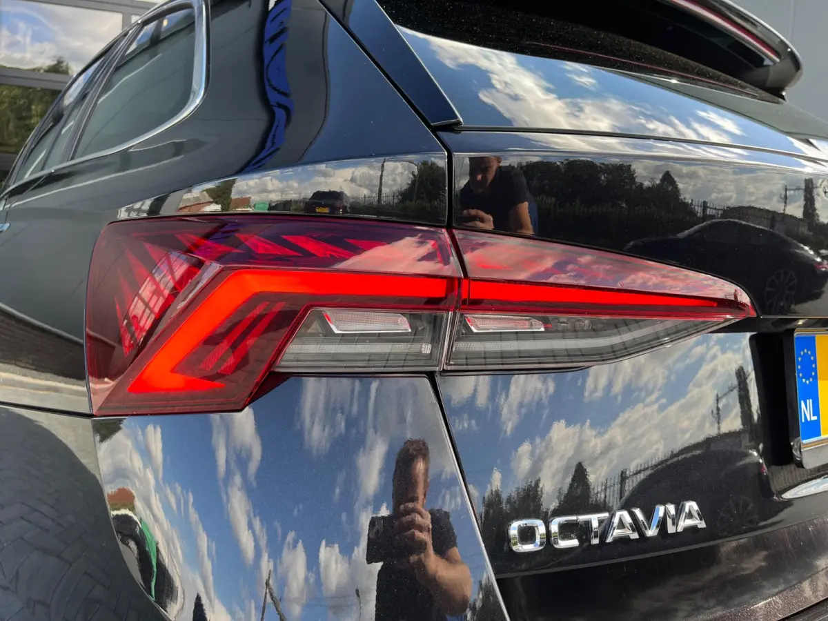 1.5 TSI First Edition Nieuw Model/Trekhaak/19Inch/Full Led/Virtual Cockpit/150Pk/Adaptive Cruise/1Ste Eigenaar