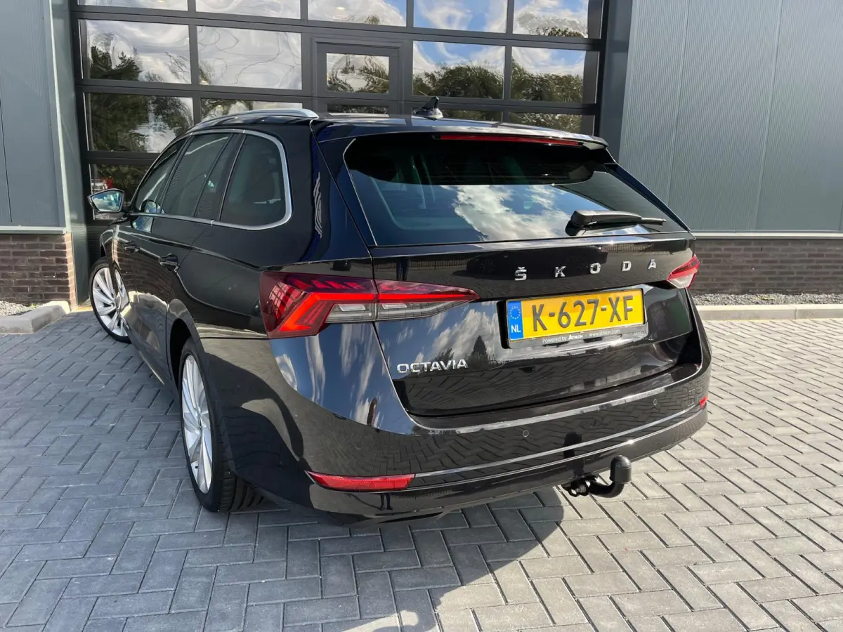 1.5 TSI First Edition Nieuw Model/Trekhaak/19Inch/Full Led/Virtual Cockpit/150Pk/Adaptive Cruise/1Ste Eigenaar