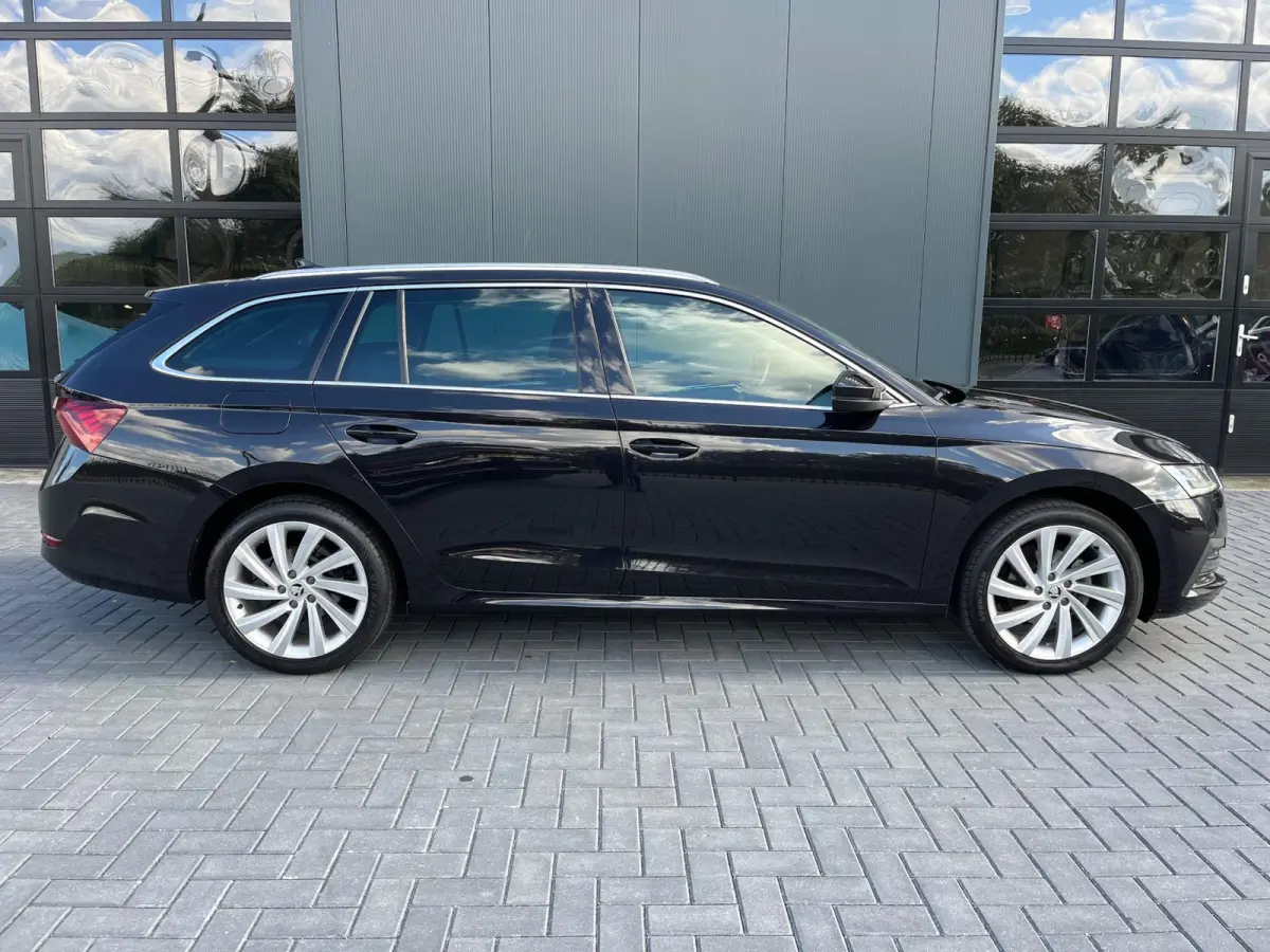 1.5 TSI First Edition Nieuw Model/Trekhaak/19Inch/Full Led/Virtual Cockpit/150Pk/Adaptive Cruise/1Ste Eigenaar
