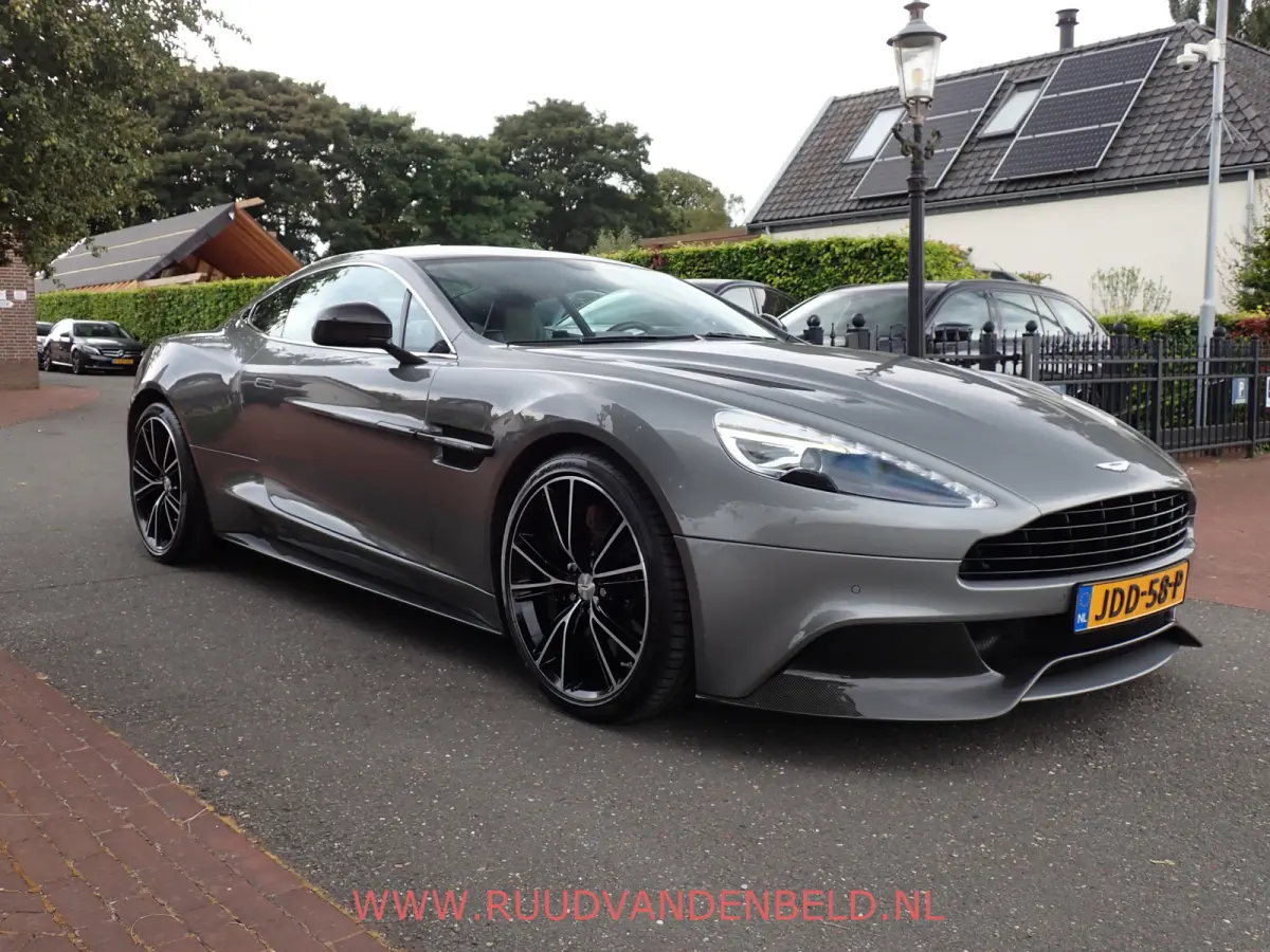 V12 2+2 FULL CARBON // B&O // 1st OWNER! NIEUW