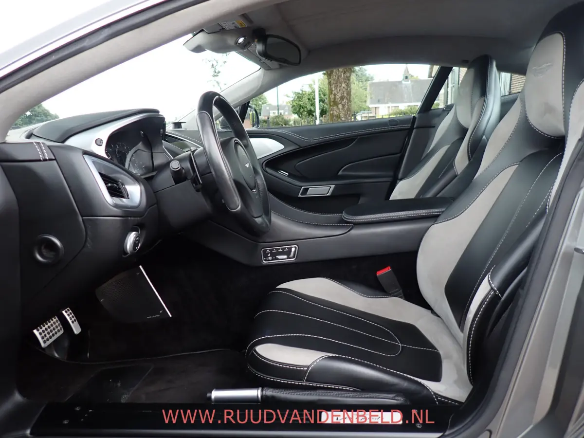 V12 2+2 FULL CARBON // B&O // 1st OWNER! NIEUW