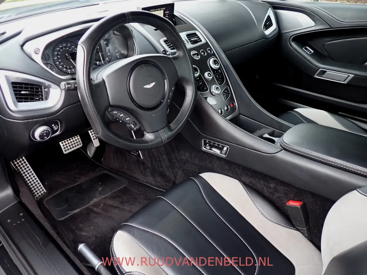 V12 2+2 FULL CARBON // B&O // 1st OWNER! NIEUW