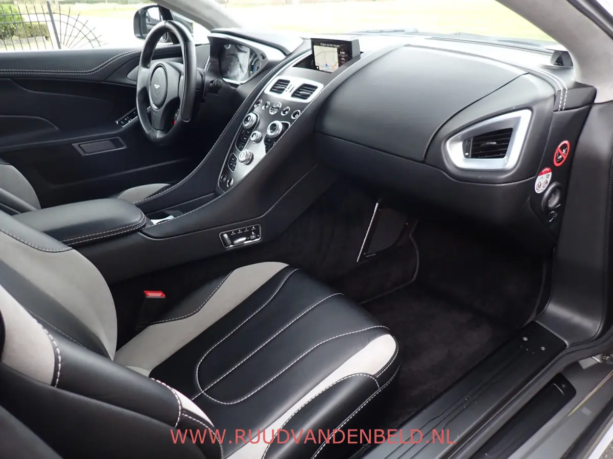 V12 2+2 FULL CARBON // B&O // 1st OWNER! NIEUW