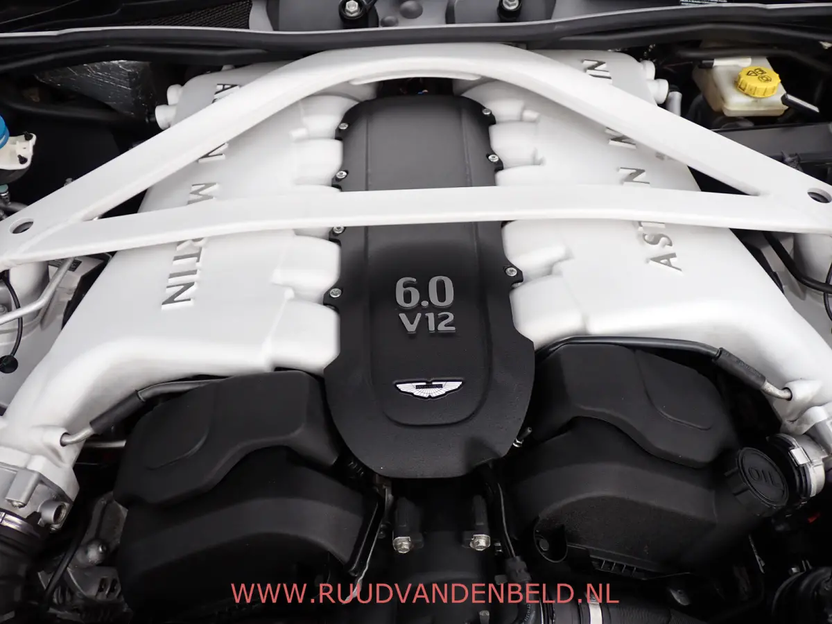 V12 2+2 FULL CARBON // B&O // 1st OWNER! NIEUW
