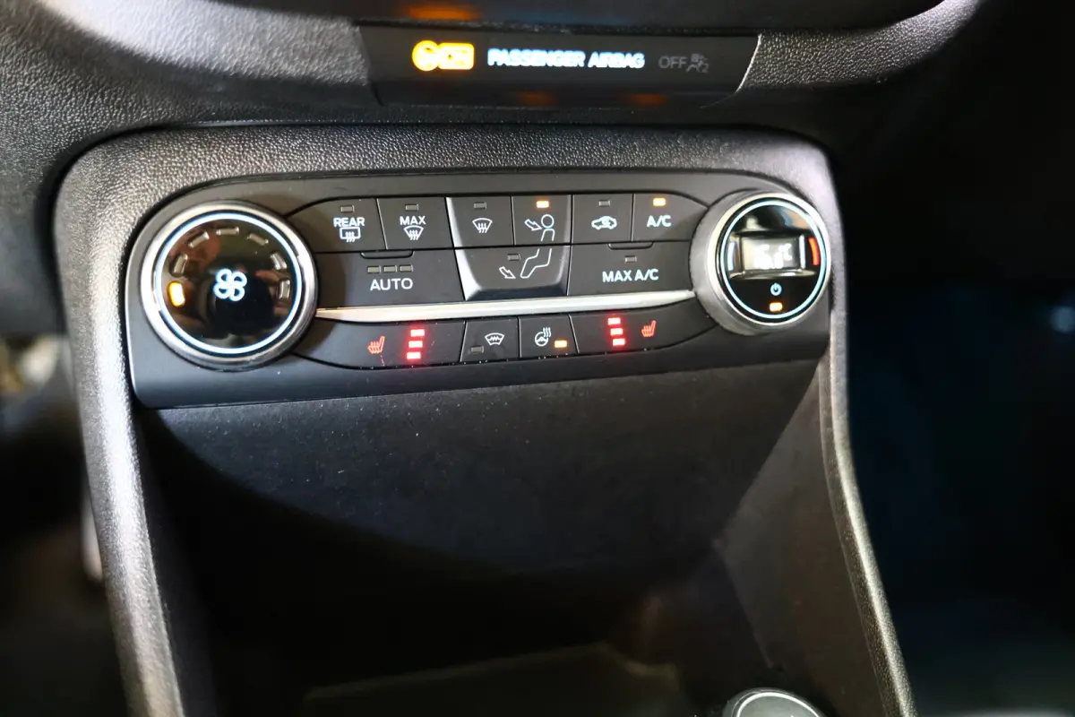 1.0 EcoBoost Titanium NAVI Automaat Camera PDC 4 x OP VOORRAAD Ass.