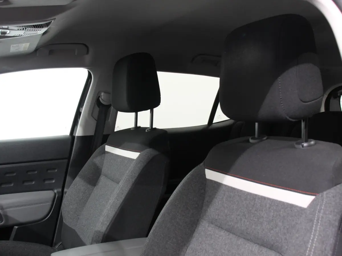 1.2 PureTech 130pk Automaat Business Climate Control Navigatie Cruise Parkeer sensoren V+A Camera Virtual cockpit Carplay LED 18" LM Velgen