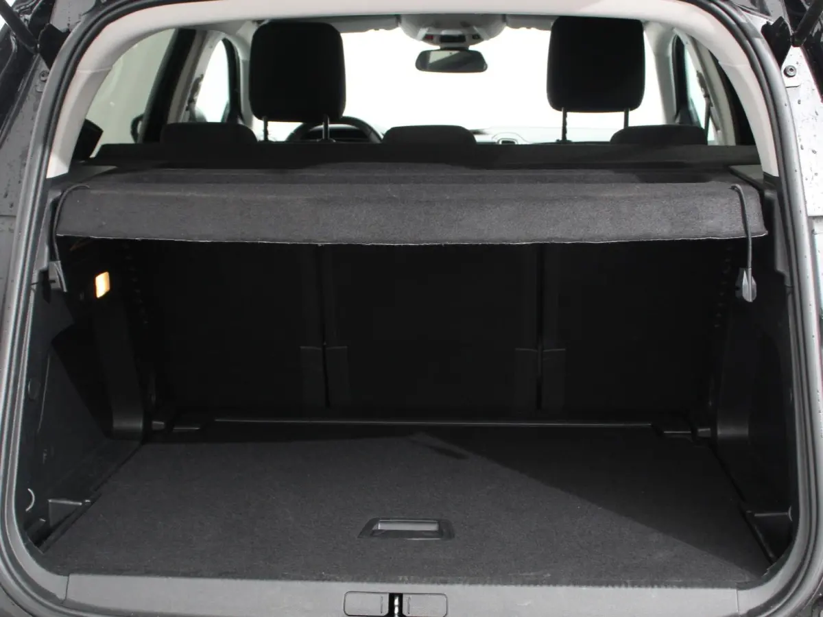 1.2 PureTech 130pk Automaat Business Climate Control Navigatie Cruise Parkeer sensoren V+A Camera Virtual cockpit Carplay LED 18" LM Velgen