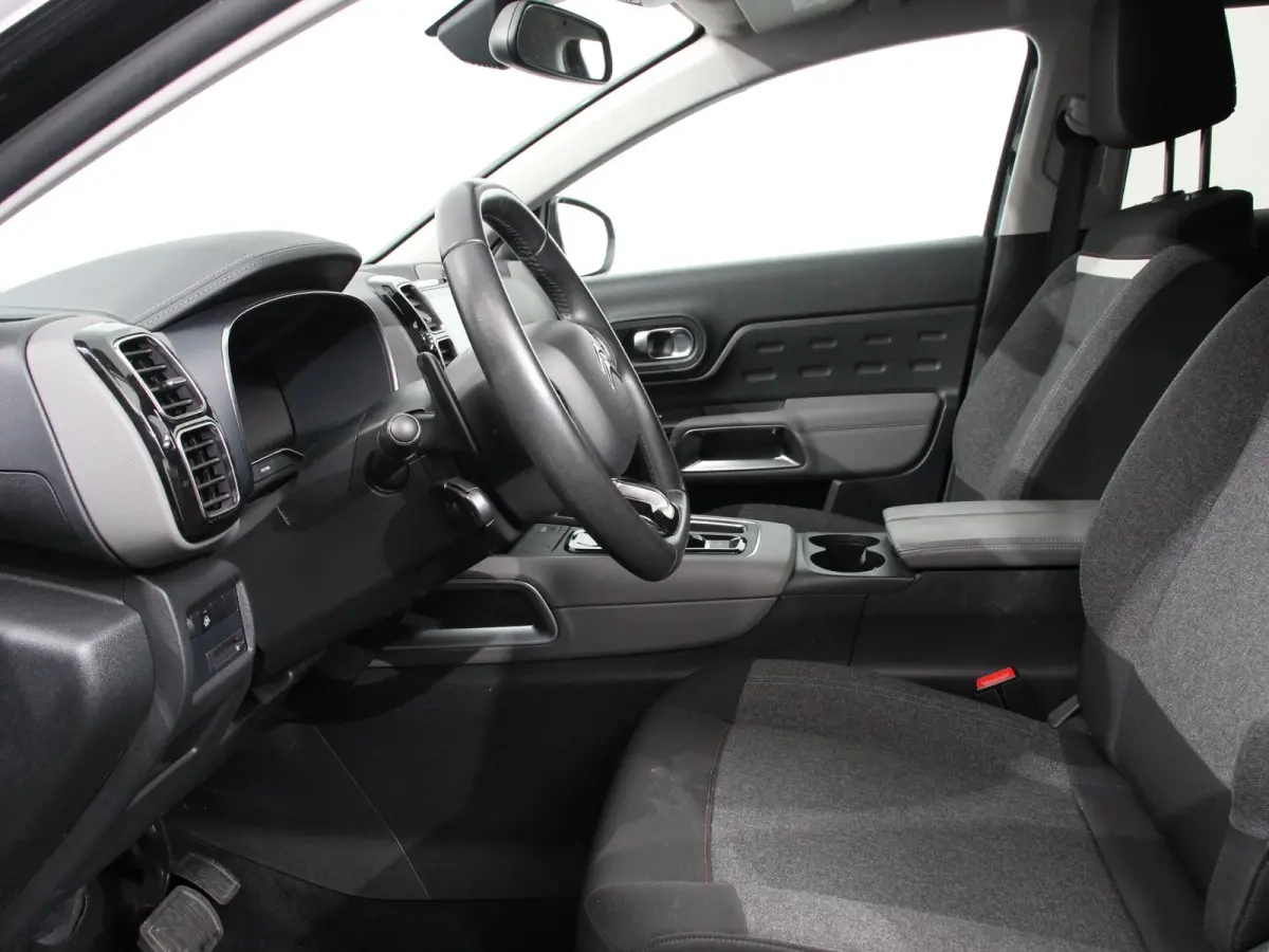 1.2 PureTech 130pk Automaat Business Climate Control Navigatie Cruise Parkeer sensoren V+A Camera Virtual cockpit Carplay LED 18" LM Velgen