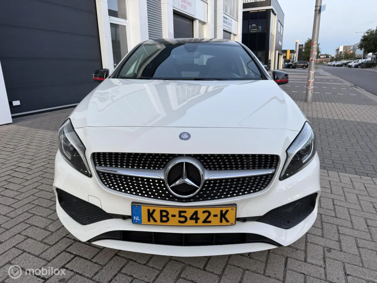 180 AMG Night Edition Nieuw APK!