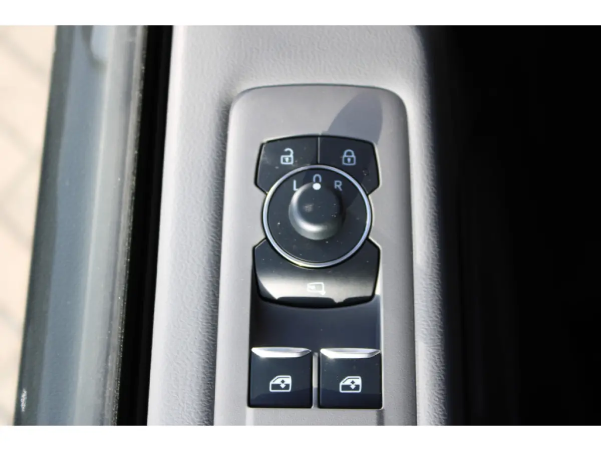 2.0 TDI 170 pk Automaat Bulli L1 CAMERA | NAVI | MATRIX LED | APP.CONNECT | STOEL.VERW | DAB | KEYLESS |