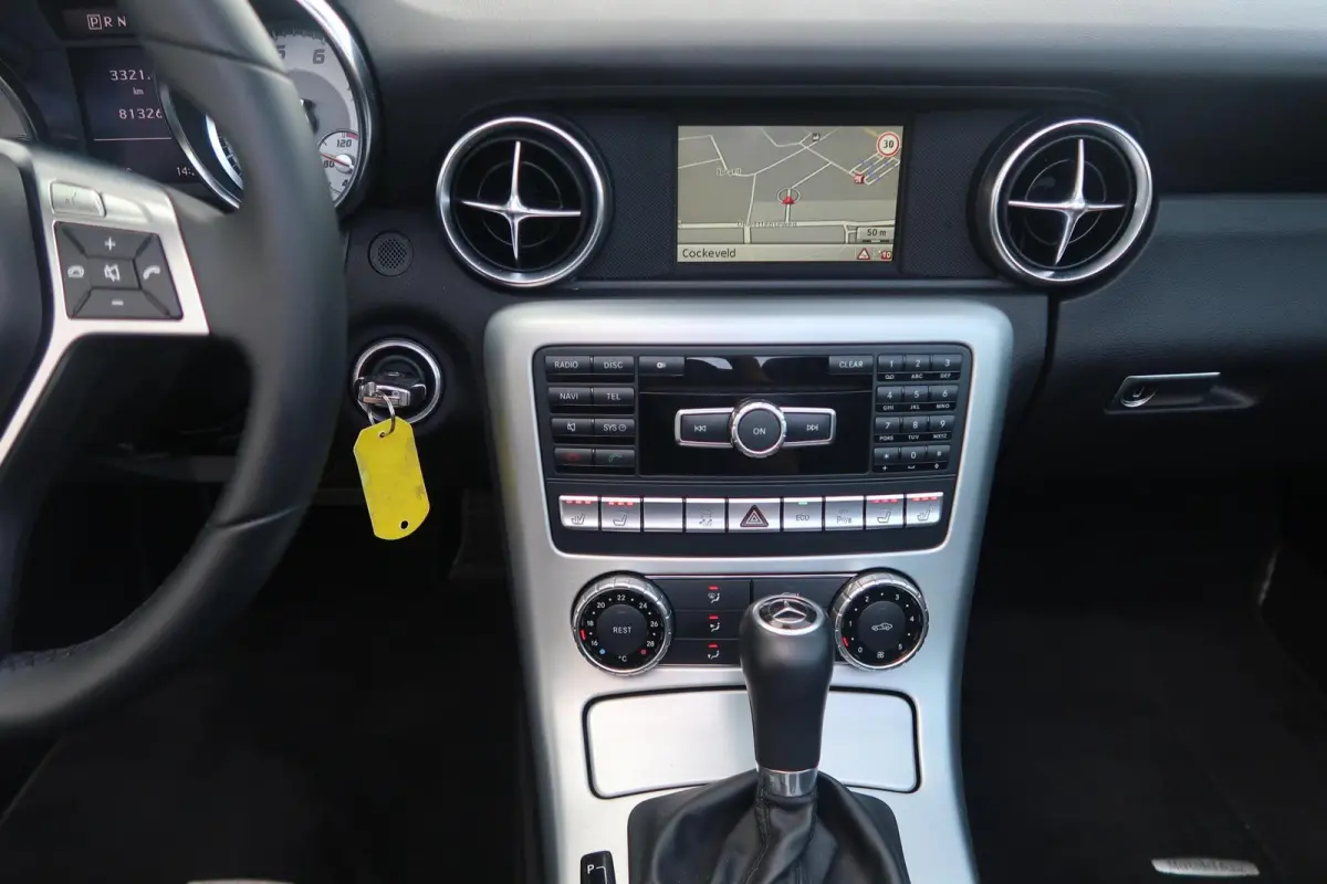 200 Aut PANORAMADAK|AIRSCARF|NAVIGATIE|LED|LEDER|PDC|ZEER MOOI