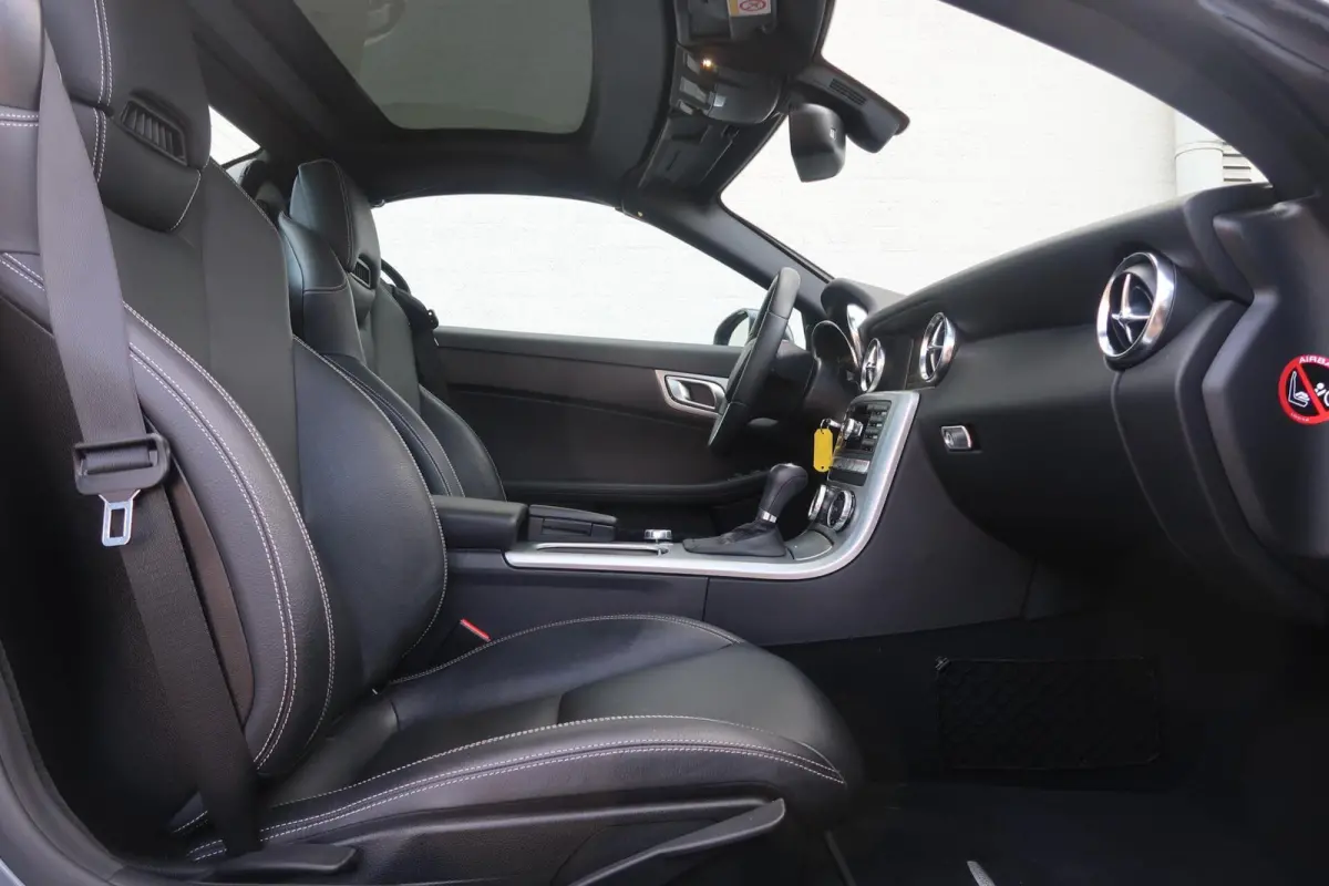 200 Aut PANORAMADAK|AIRSCARF|NAVIGATIE|LED|LEDER|PDC|ZEER MOOI