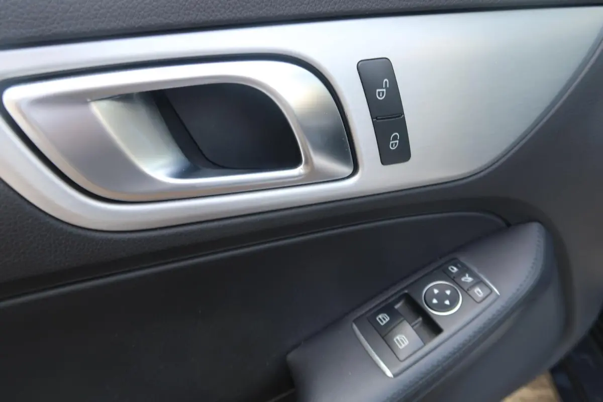 200 Aut PANORAMADAK|AIRSCARF|NAVIGATIE|LED|LEDER|PDC|ZEER MOOI