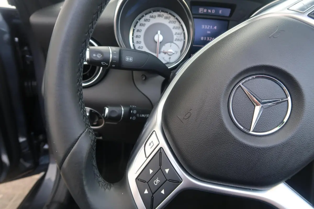 200 Aut PANORAMADAK|AIRSCARF|NAVIGATIE|LED|LEDER|PDC|ZEER MOOI