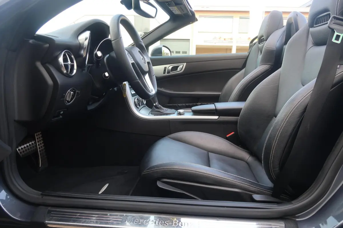 200 Aut PANORAMADAK|AIRSCARF|NAVIGATIE|LED|LEDER|PDC|ZEER MOOI