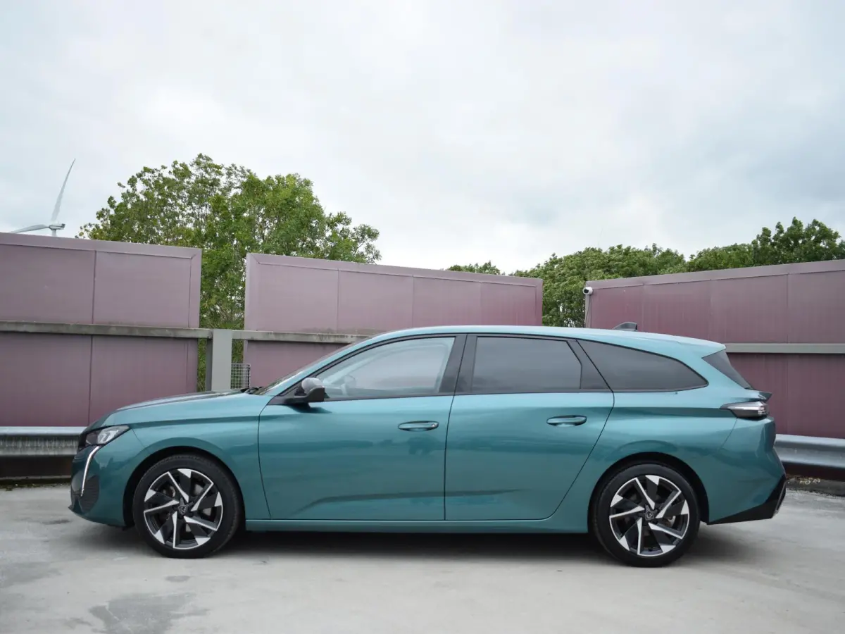 1.5 BlueHDi Allure Pack Business | 130 PK | NAVI | PARKEERSENSOREN MET CAMERA | CRUISE CONTROL | 34.580 KM