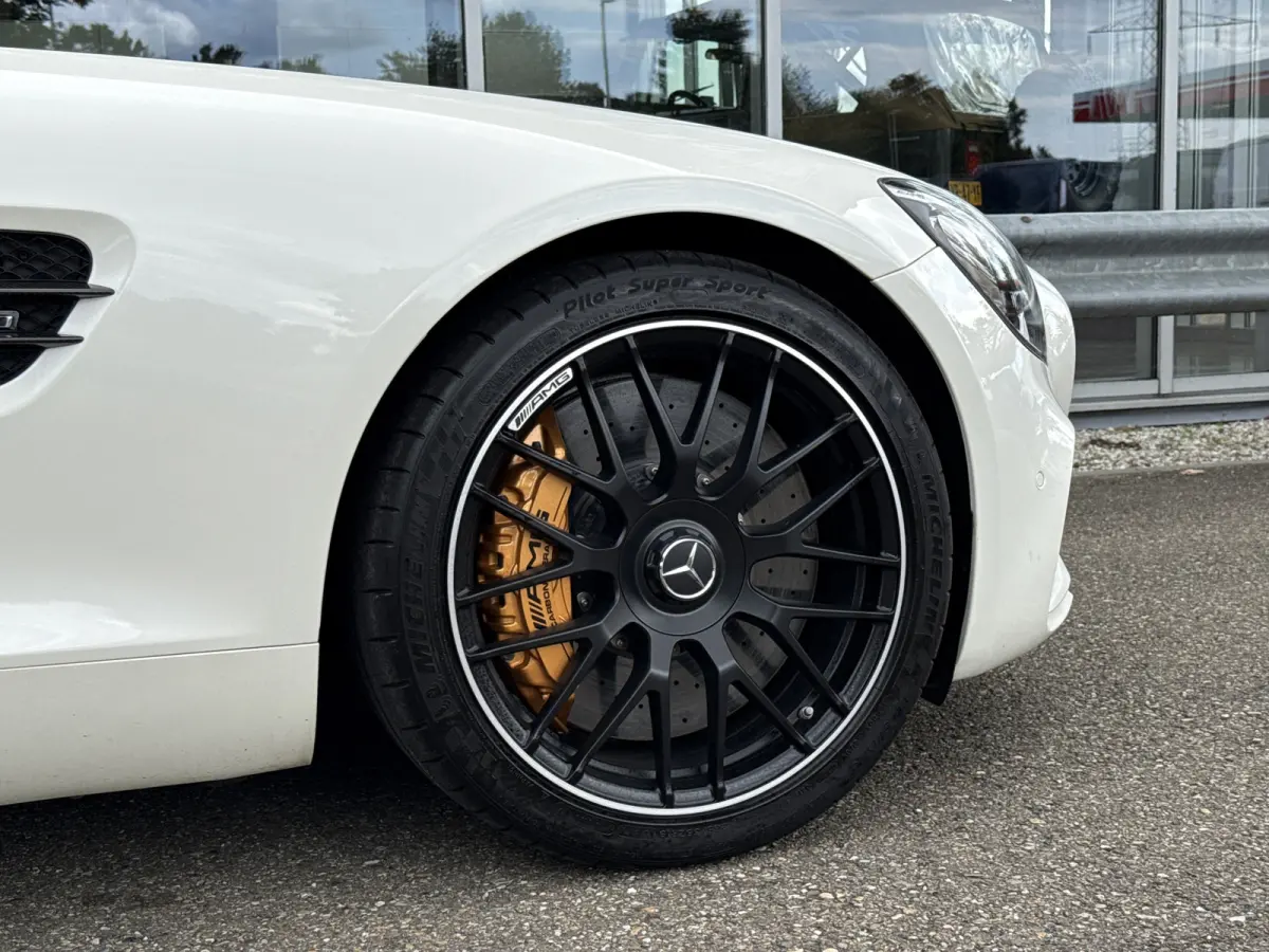 4.0 S | BTW | Full option | Keramisch | Carbon in/ext. | Perf. stoelen | Burmester High End