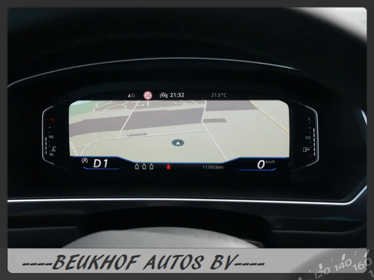 1.5 TSI R-Line Business+ Trekhaak Pano Cam