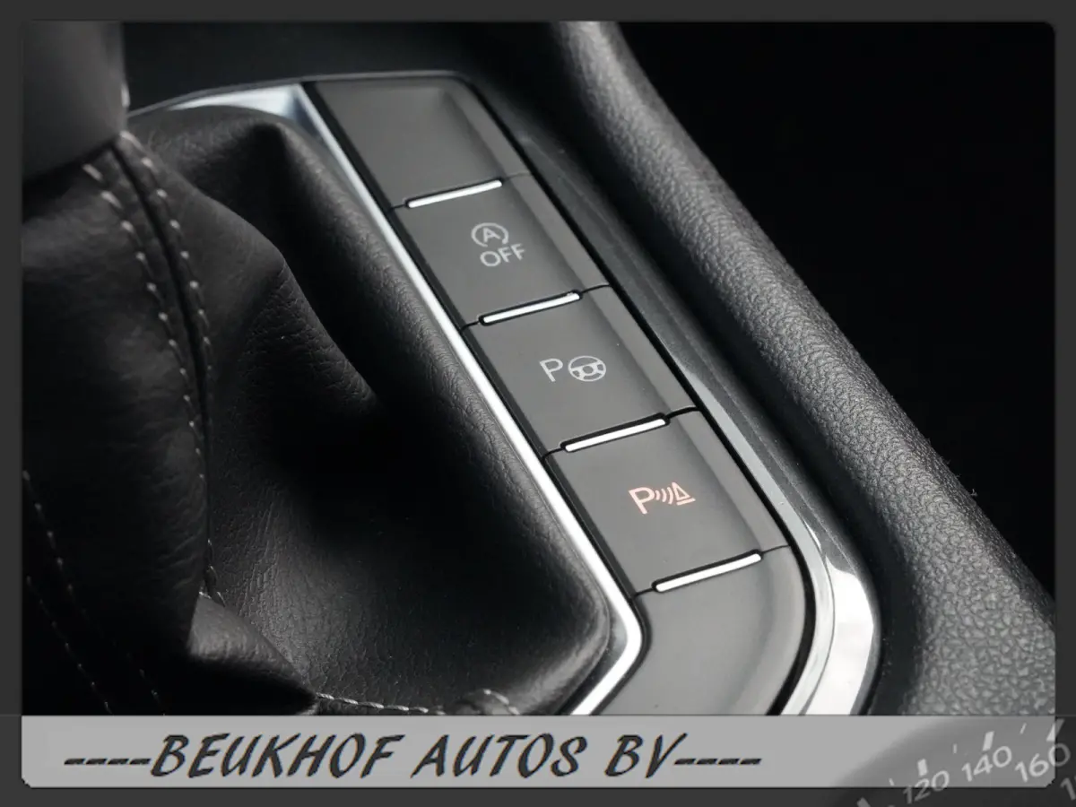 1.5 TSI R-Line Business+ Trekhaak Pano Cam