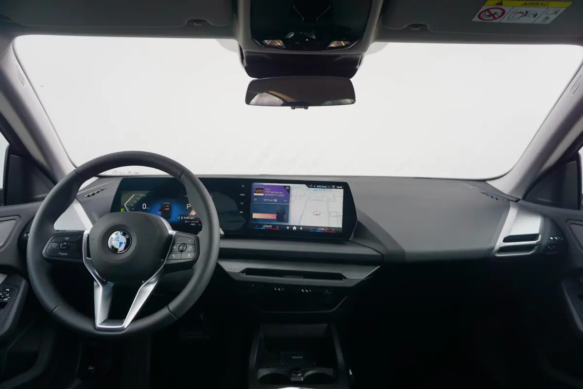 220 M Sport Design 18'' / Stuurwielrand verwarmd / Comfort Access / Driving Assistant |