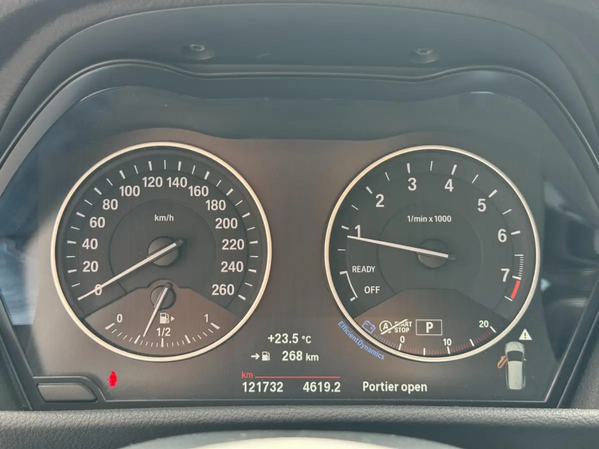 220i 7p. High Executive LED HUD Navi