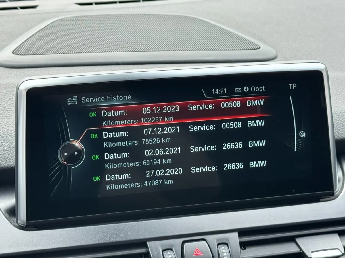 220i 7p. High Executive LED HUD Navi