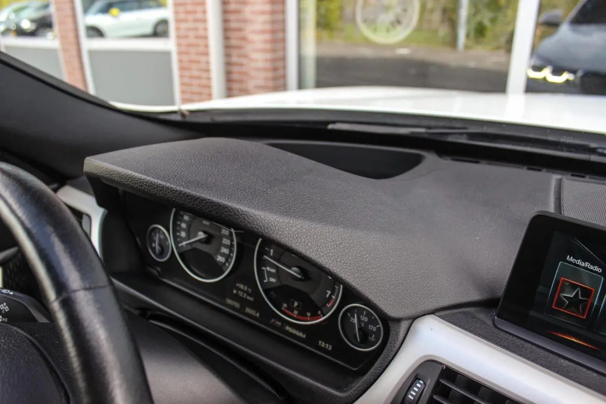 320i F34 Executive Facelift | 184 pk | Automaat | 2e eigenaar | 19 inch | Camera | Head-up | LED | PDC | Navi | Stoelverwarming | Cruise control | Climate control