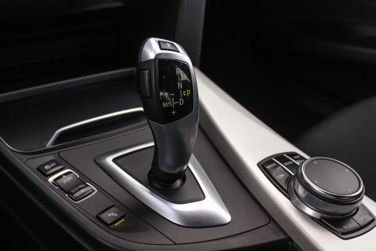 320i F34 Executive Facelift | 184 pk | Automaat | 2e eigenaar | 19 inch | Camera | Head-up | LED | PDC | Navi | Stoelverwarming | Cruise control | Climate control