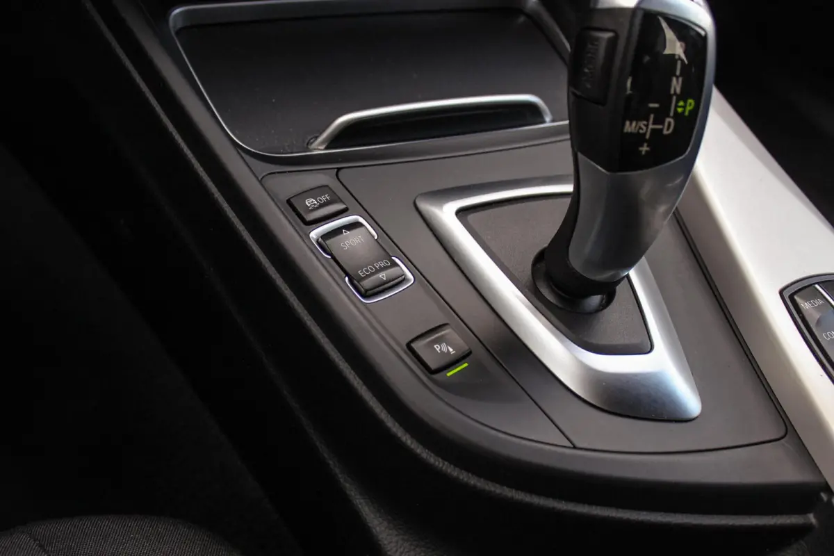 320i F34 Executive Facelift | 184 pk | Automaat | 2e eigenaar | 19 inch | Camera | Head-up | LED | PDC | Navi | Stoelverwarming | Cruise control | Climate control