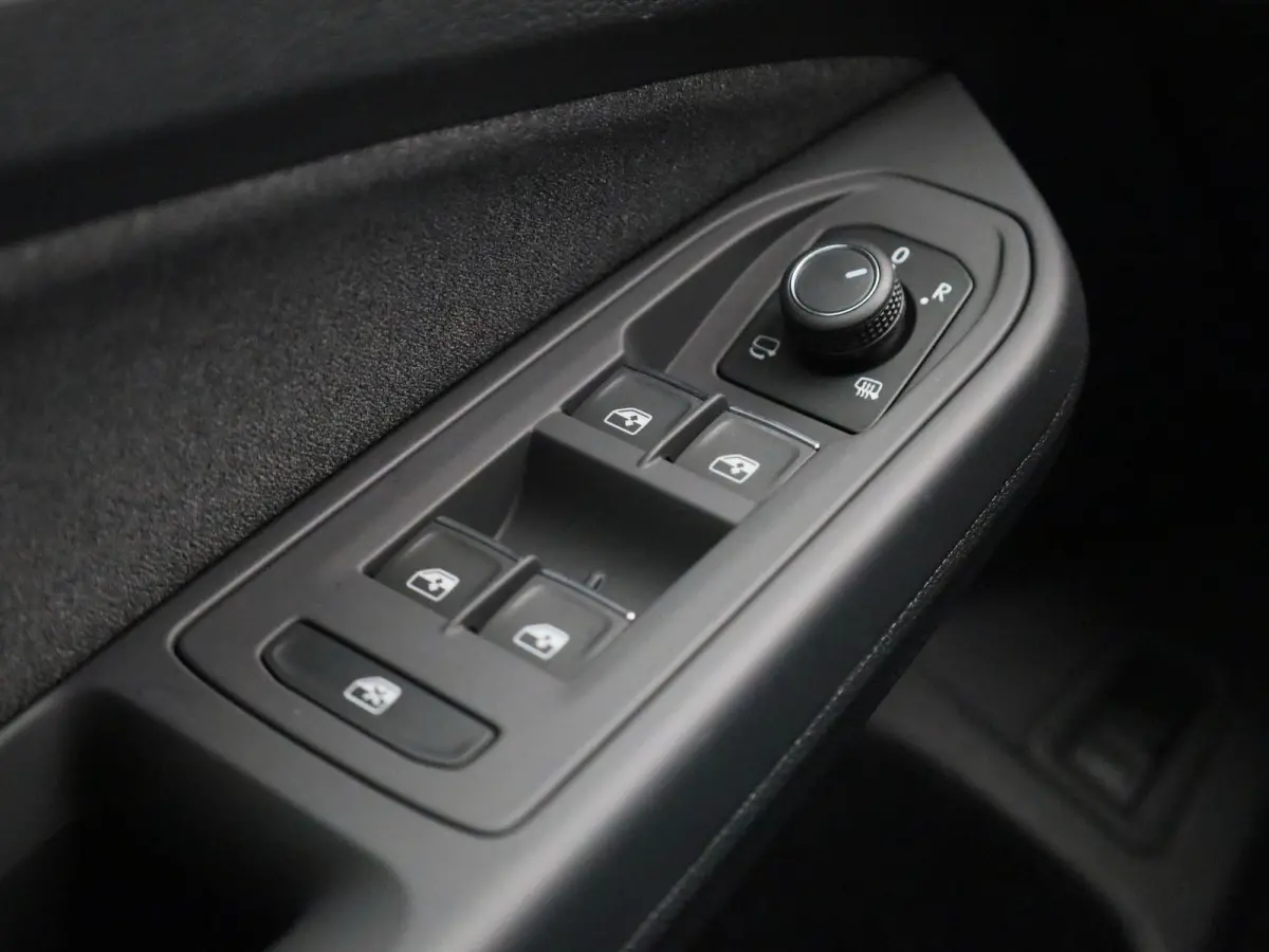 1.5 TSI Life Edition | Apple carplay | Adaptive cruise control | Parkeersensoren | Achteruitrij Camera | Climate control | Elektrische achterklep | Park Assist |