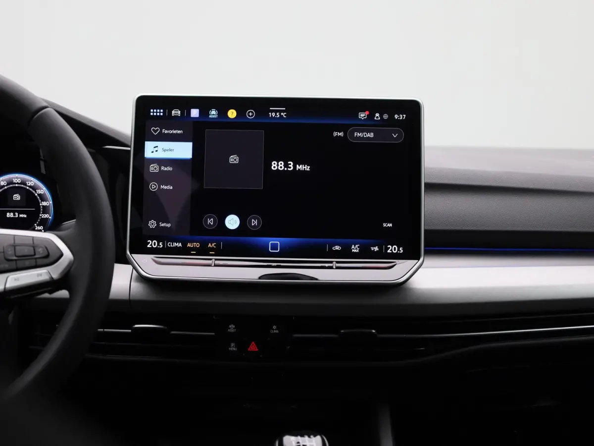 1.5 TSI Life Edition | Apple carplay | Adaptive cruise control | Parkeersensoren | Achteruitrij Camera | Climate control | Elektrische achterklep | Park Assist |
