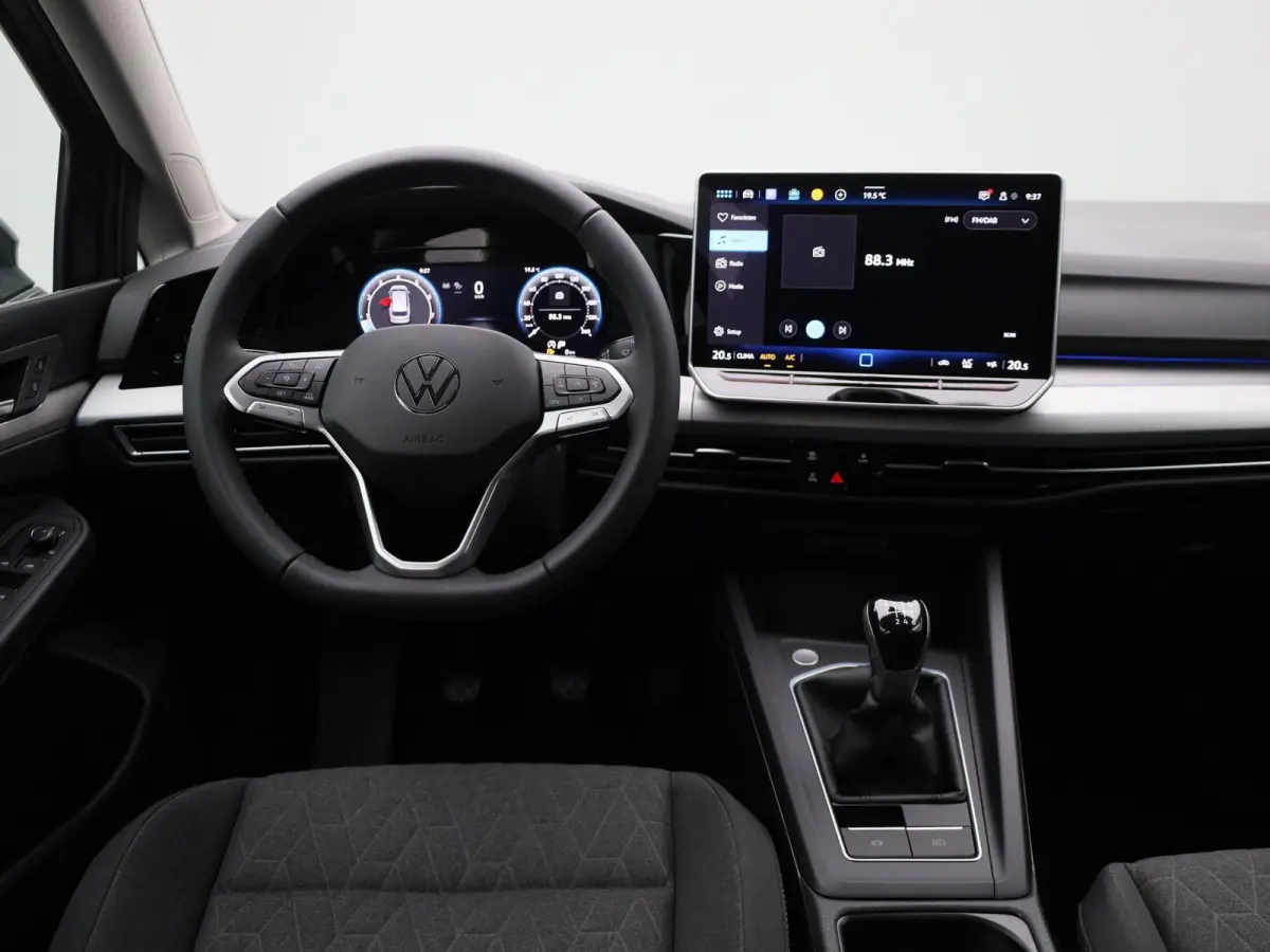 1.5 TSI Life Edition | Apple carplay | Adaptive cruise control | Parkeersensoren | Achteruitrij Camera | Climate control | Elektrische achterklep | Park Assist |