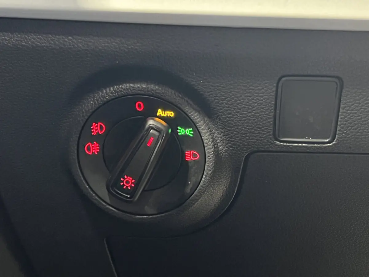 1.0 TSI Style | Android/Apple Carplay | LM Velgen 16" | PDC Achter | Cruise Control Adaptief | DAB | Airco |