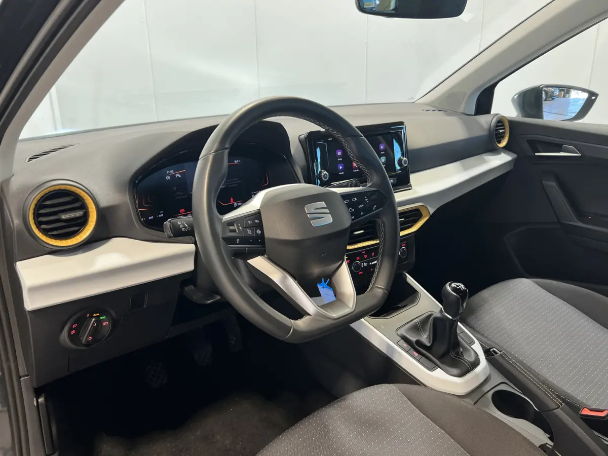 1.0 TSI Style | Android/Apple Carplay | LM Velgen 16" | PDC Achter | Cruise Control Adaptief | DAB | Airco |