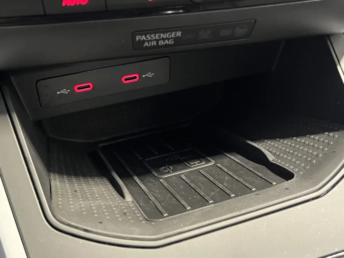 1.0 TSI Style | Android/Apple Carplay | LM Velgen 16" | PDC Achter | Cruise Control Adaptief | DAB | Airco |