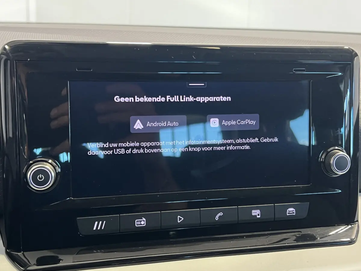 1.0 TSI Style | Android/Apple Carplay | LM Velgen 16" | PDC Achter | Cruise Control Adaptief | DAB | Airco |