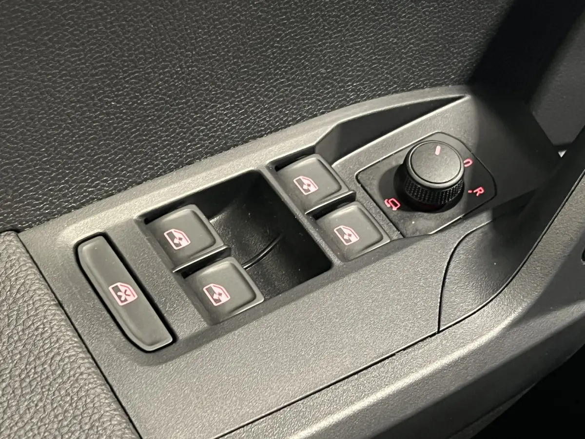 1.0 TSI Style | Android/Apple Carplay | LM Velgen 16" | PDC Achter | Cruise Control Adaptief | DAB | Airco |