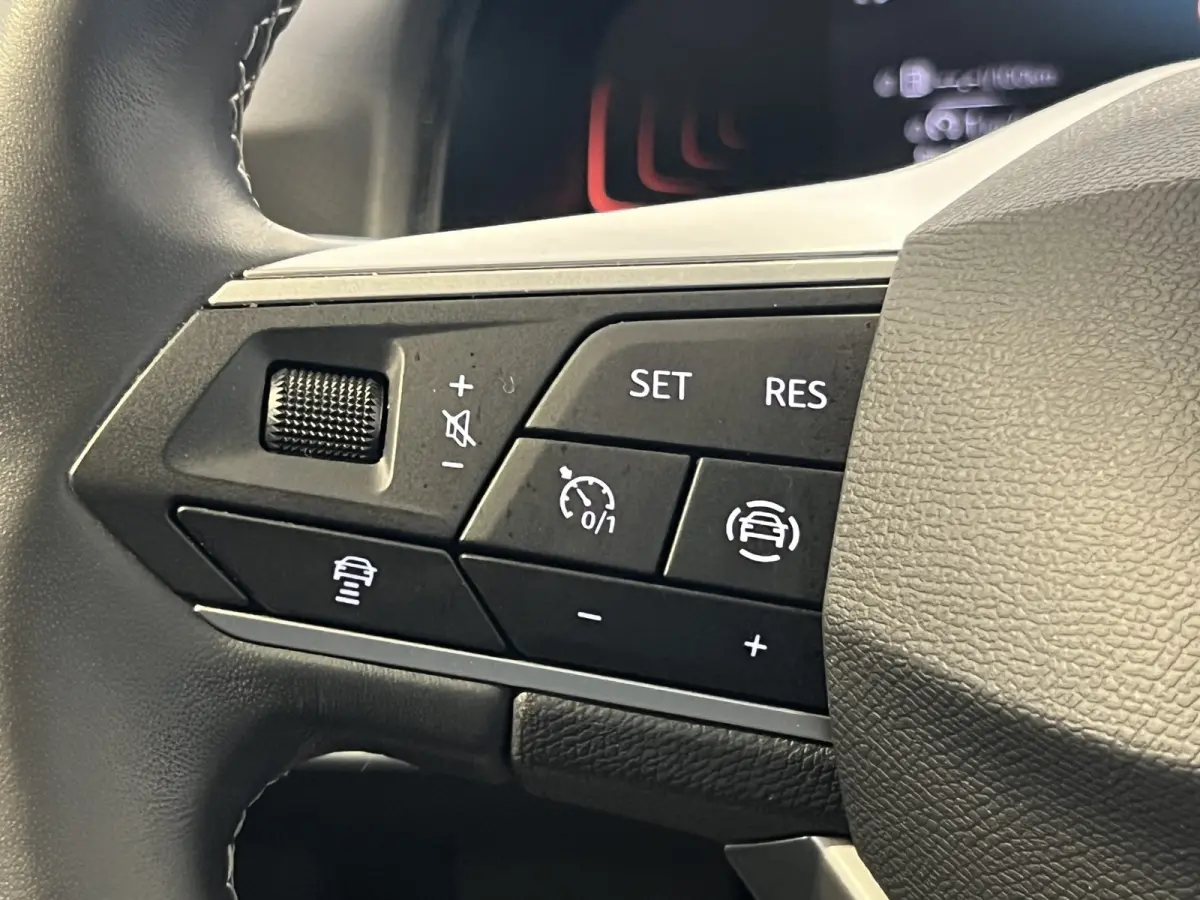 1.0 TSI Style | Android/Apple Carplay | LM Velgen 16" | PDC Achter | Cruise Control Adaptief | DAB | Airco |