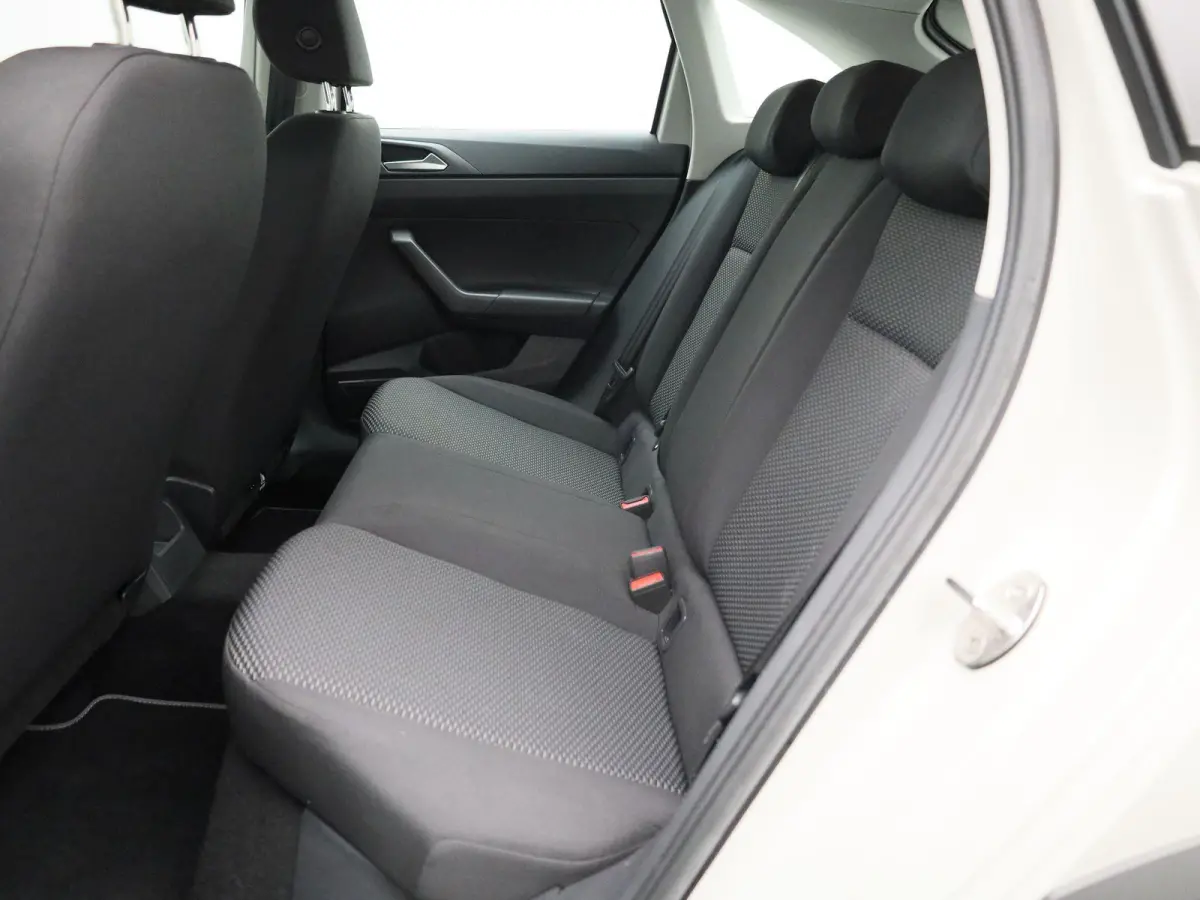 1.0 TSI | APPLE CARPLAY - ANDROID AUTO | AIRCO | CRUISE CONTROL | LED VERLICHTING |