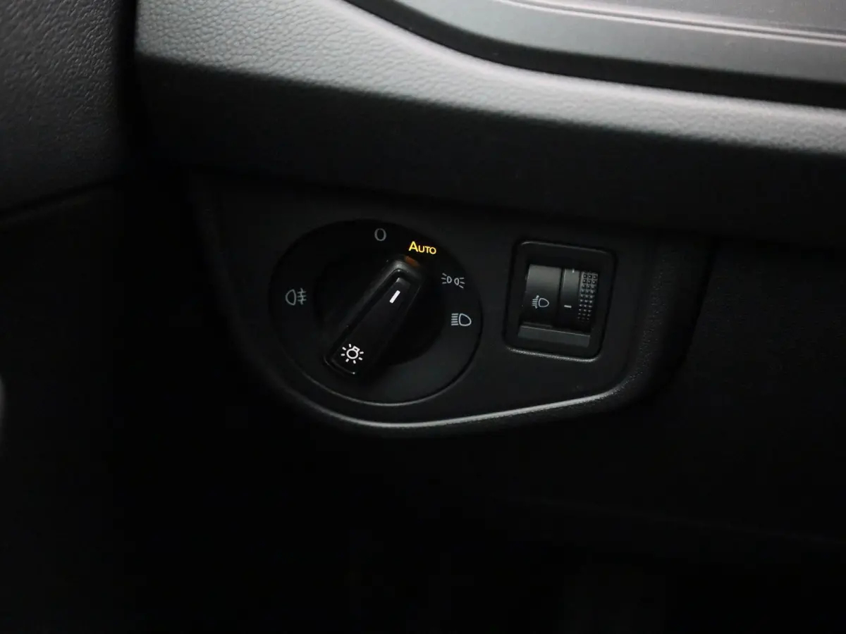 1.0 TSI | APPLE CARPLAY - ANDROID AUTO | AIRCO | CRUISE CONTROL | LED VERLICHTING |