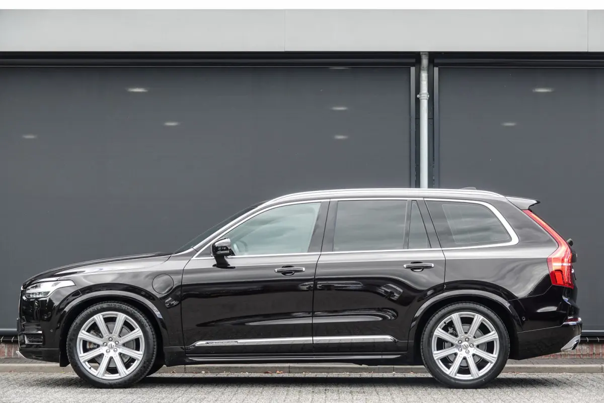 T8 Twin Engine 408Pk Aut. | Plug In Hybrid | AWD | Inscription | 7-Persoons | Panoramadak | Luchtvering | Achteruitrijcamera | 21'' | Ember Black