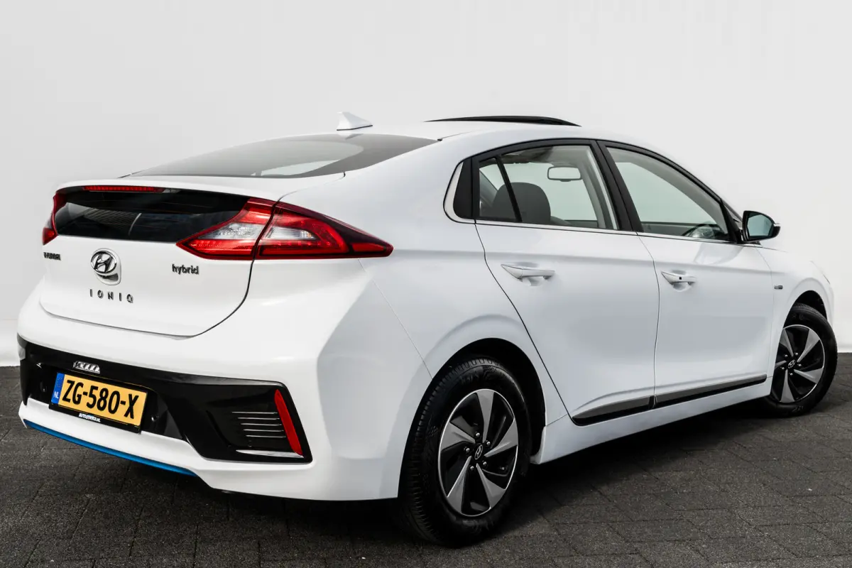 1.6 GDi Blue Drive Premium | Leder | Schuifdak | Carplay | Stoelventilatie | Memory | Infinity audio