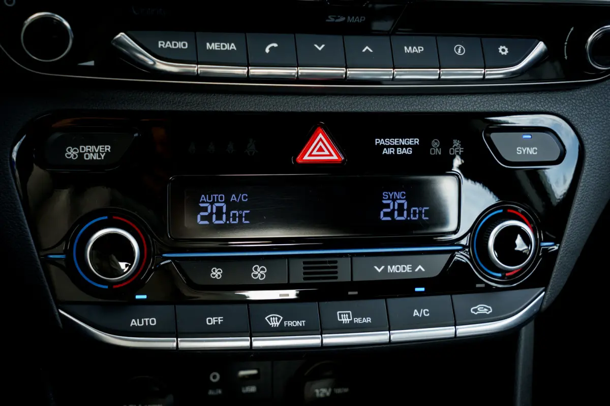 1.6 GDi Blue Drive Premium | Leder | Schuifdak | Nw. APK | Stoelventilatie | Memory | Infinity audio
