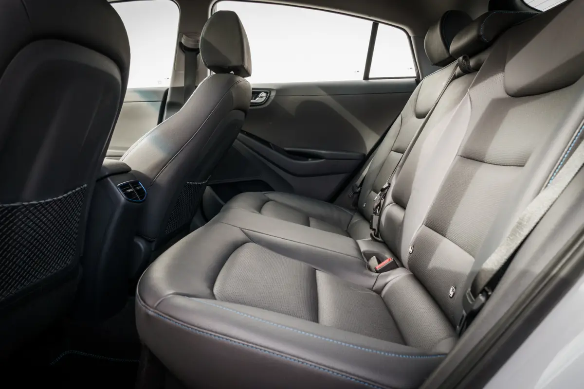 1.6 GDi Blue Drive Premium | Leder | Schuifdak | Nw. APK | Stoelventilatie | Memory | Infinity audio
