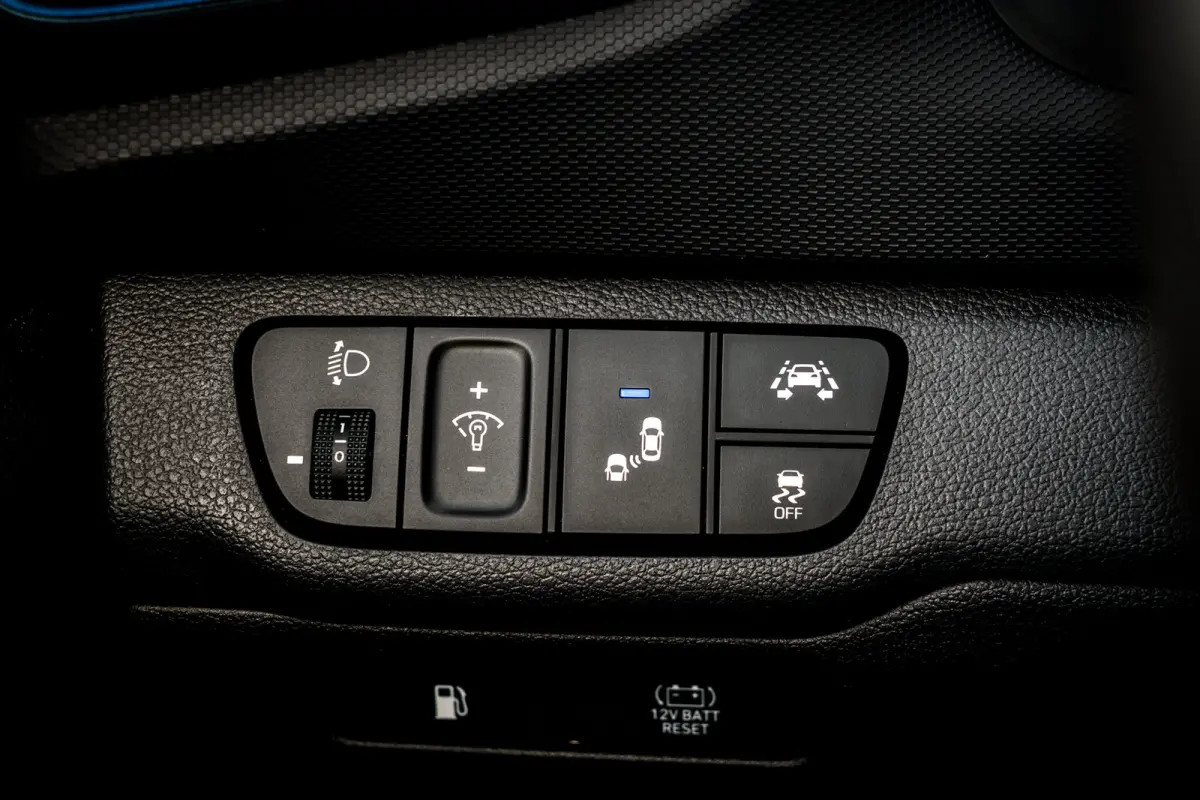 1.6 GDi Blue Drive Premium | Leder | Schuifdak | Nw. APK | Stoelventilatie | Memory | Infinity audio