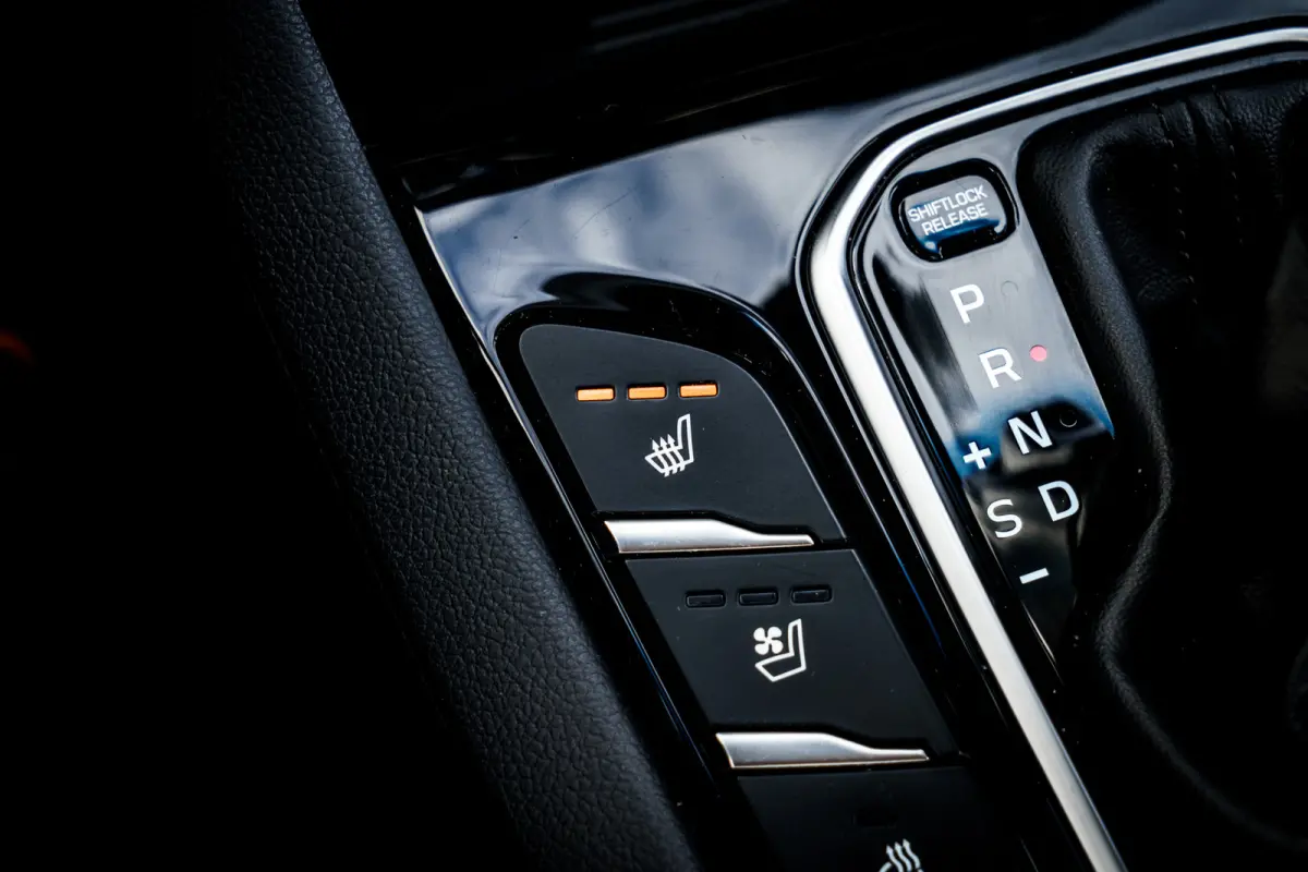 1.6 GDi Blue Drive Premium | Leder | Schuifdak | Nw. APK | Stoelventilatie | Memory | Infinity audio