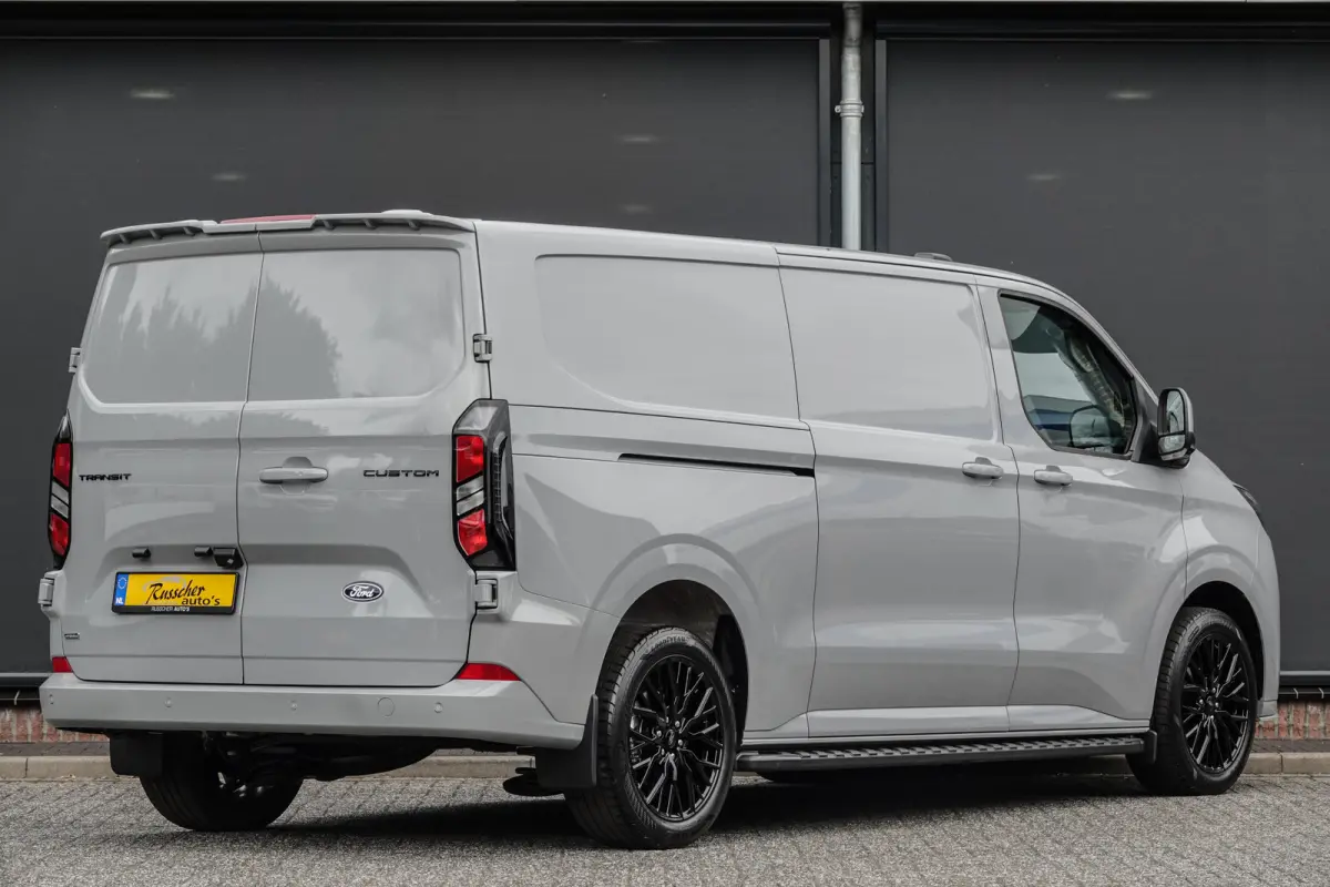 L2H1 2.5PHEV 233Pk Aut. | Limited | Plug-In Hybrid | 360° Camera | 2x Schuifdeur | Spoilerpack | 19'' | Grey Matter